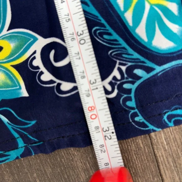 Women’s v-cut dress, size XL. Length 32”. Modern design blue purple - Picture 3 of 7